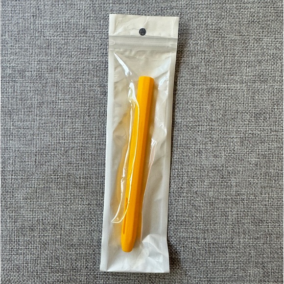 NWT Apple Pencil 1st 2nd Pencil Protective Silicone Skin Cover Sleeve Case - Picture 2 of 3